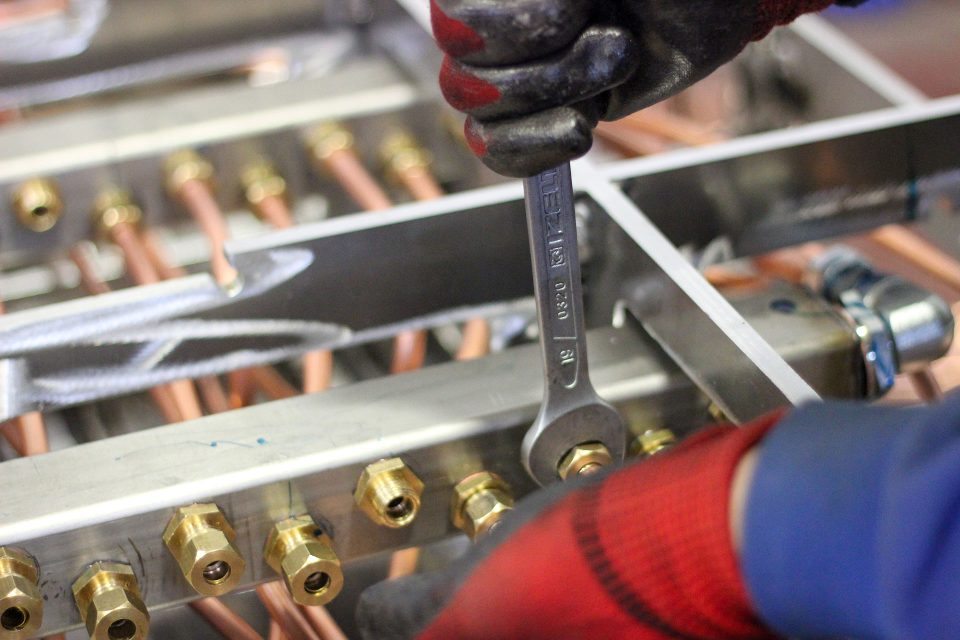 We continue our grinding-leveling and assembly processes with our experienced staff and cutting-edge technology equipment.